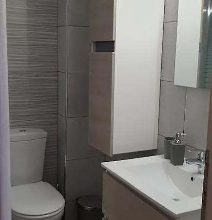 アパート Vibes 2 ルートラキ