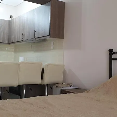 アパート Vibes 2 ルートラキ