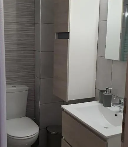 アパート Vibes 2 ルートラキ